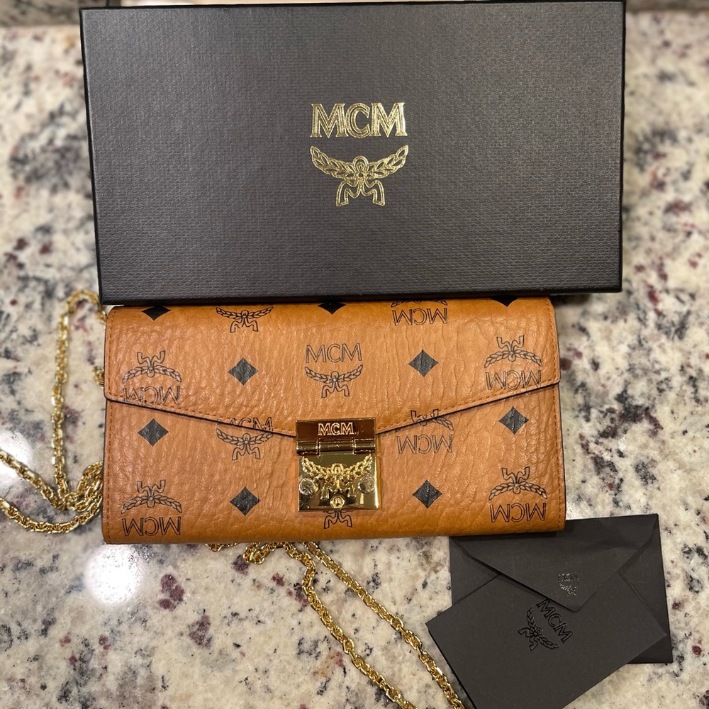 MCM used a few times/crossbody wallet